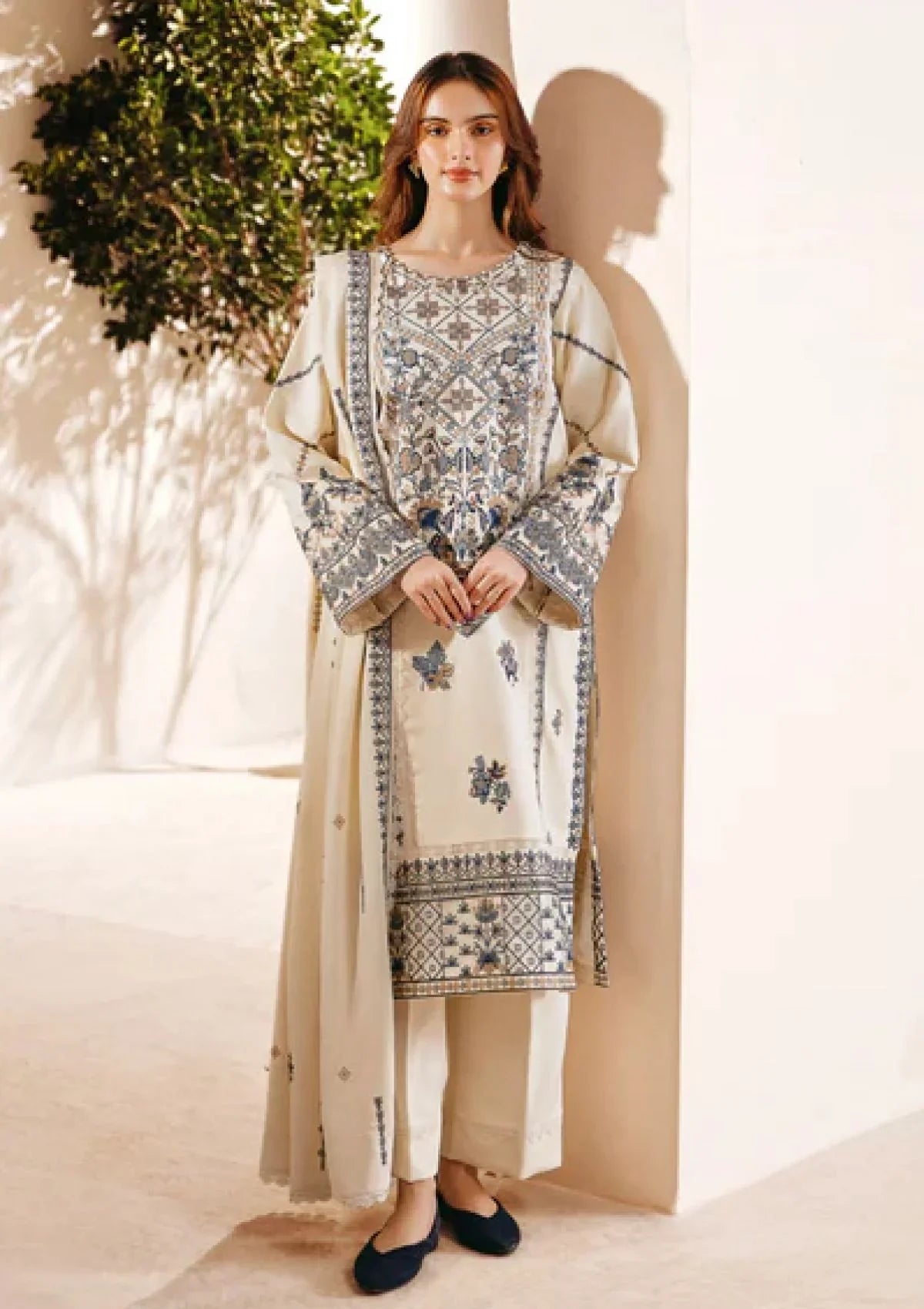Jazmin - Winter 3PC Dhanak Embroidered Suit - VL1135