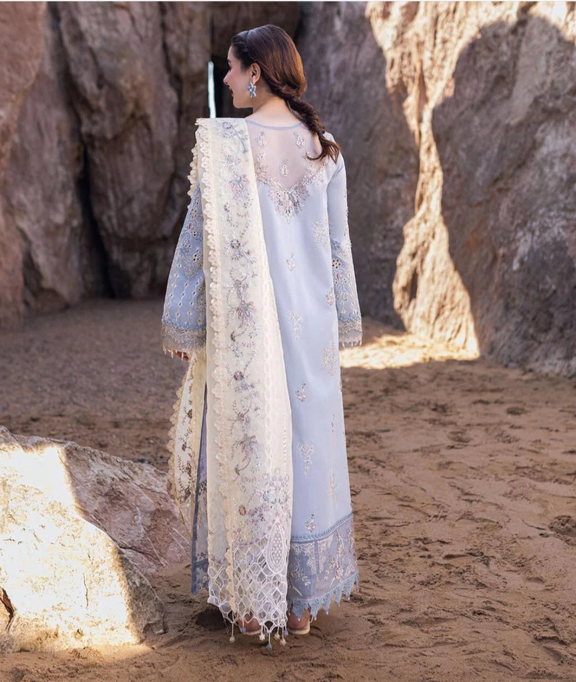 QALAMKAR SAHIL KINARE LAWN 1597