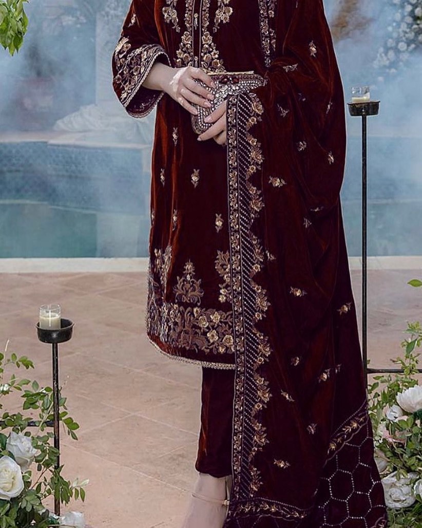 Unstitched Embroidered Velvet 3PCs With Velvet Shawl - VL970