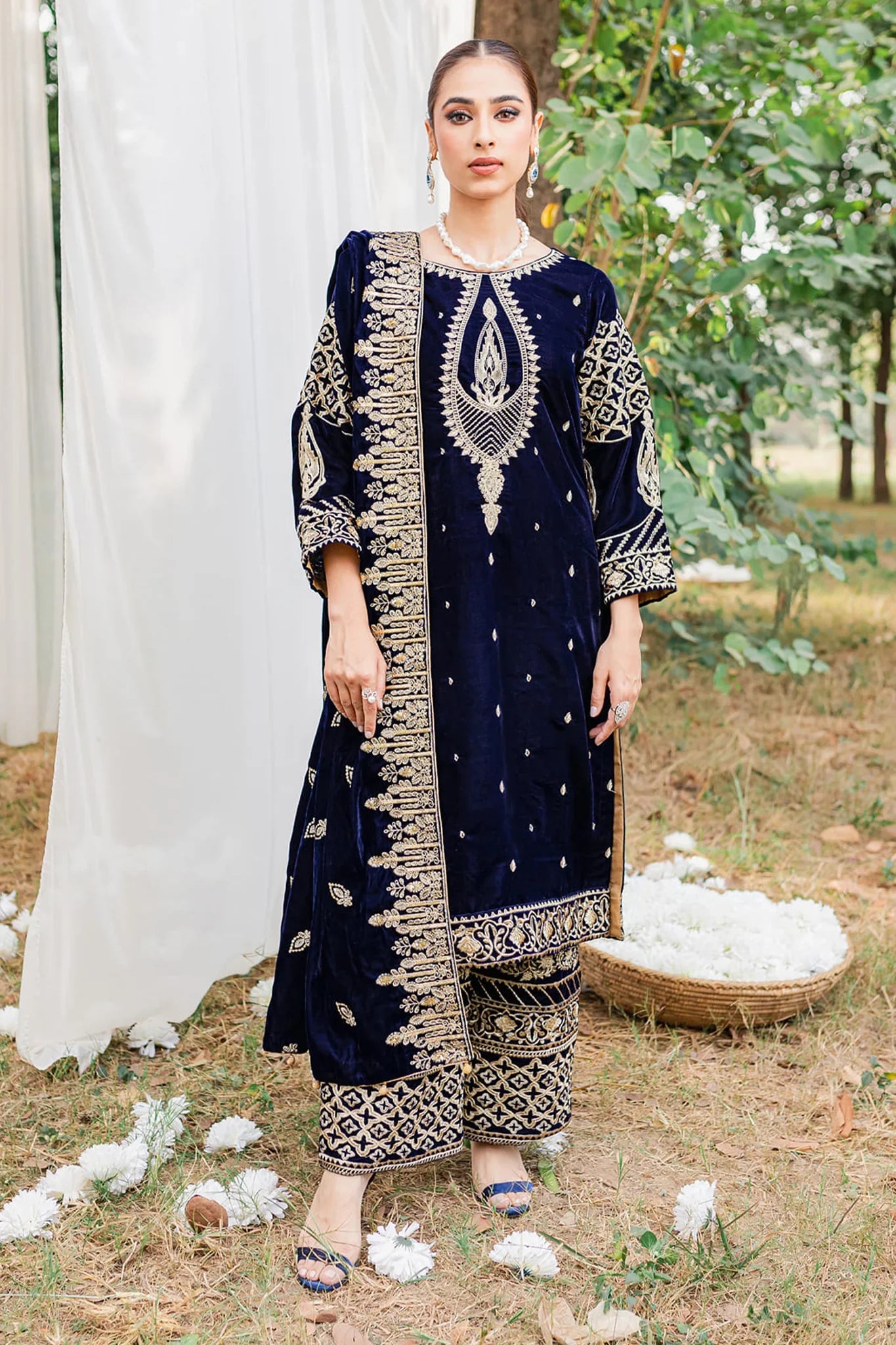 3PCs Velvet Embroidered Dress With Velvet Embroidered Shawl - VL967