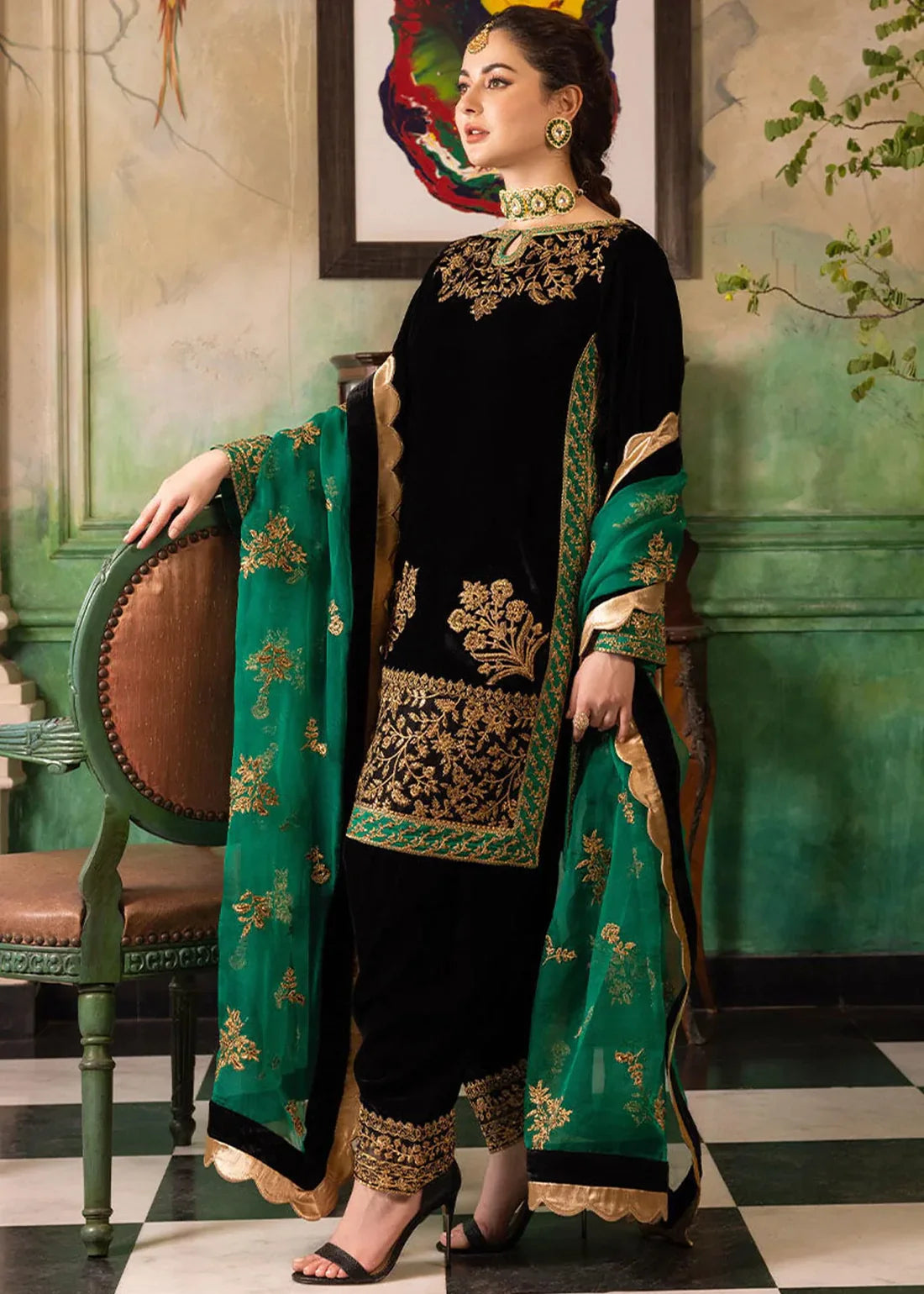VL953 3-Piece Unstitched Heavy Embroidered Velvet Suit ( Four Sided Embroidered Organza Dupatta )