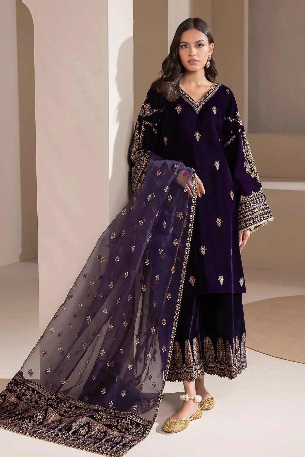 Baroque - Embroidered Velvet 3piece suit - VL972