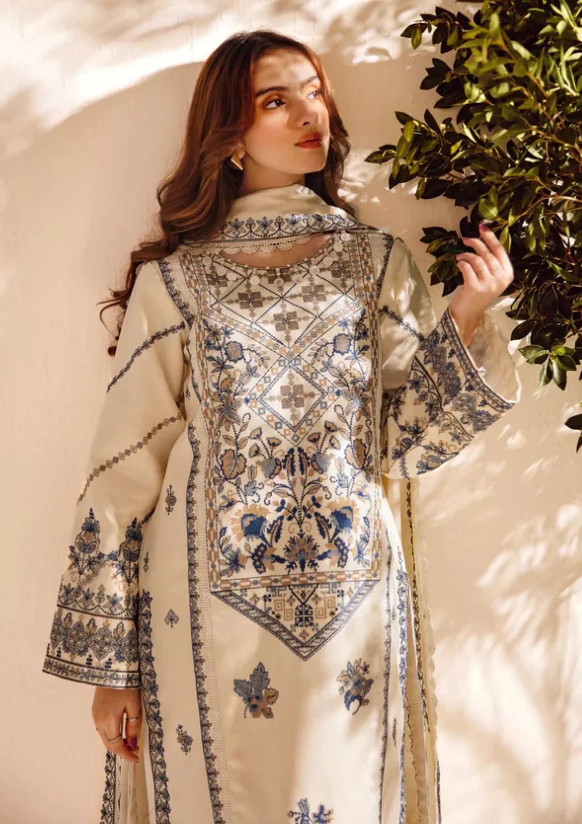 Jazmin - Winter 3PC Dhanak Embroidered Suit - VL1135