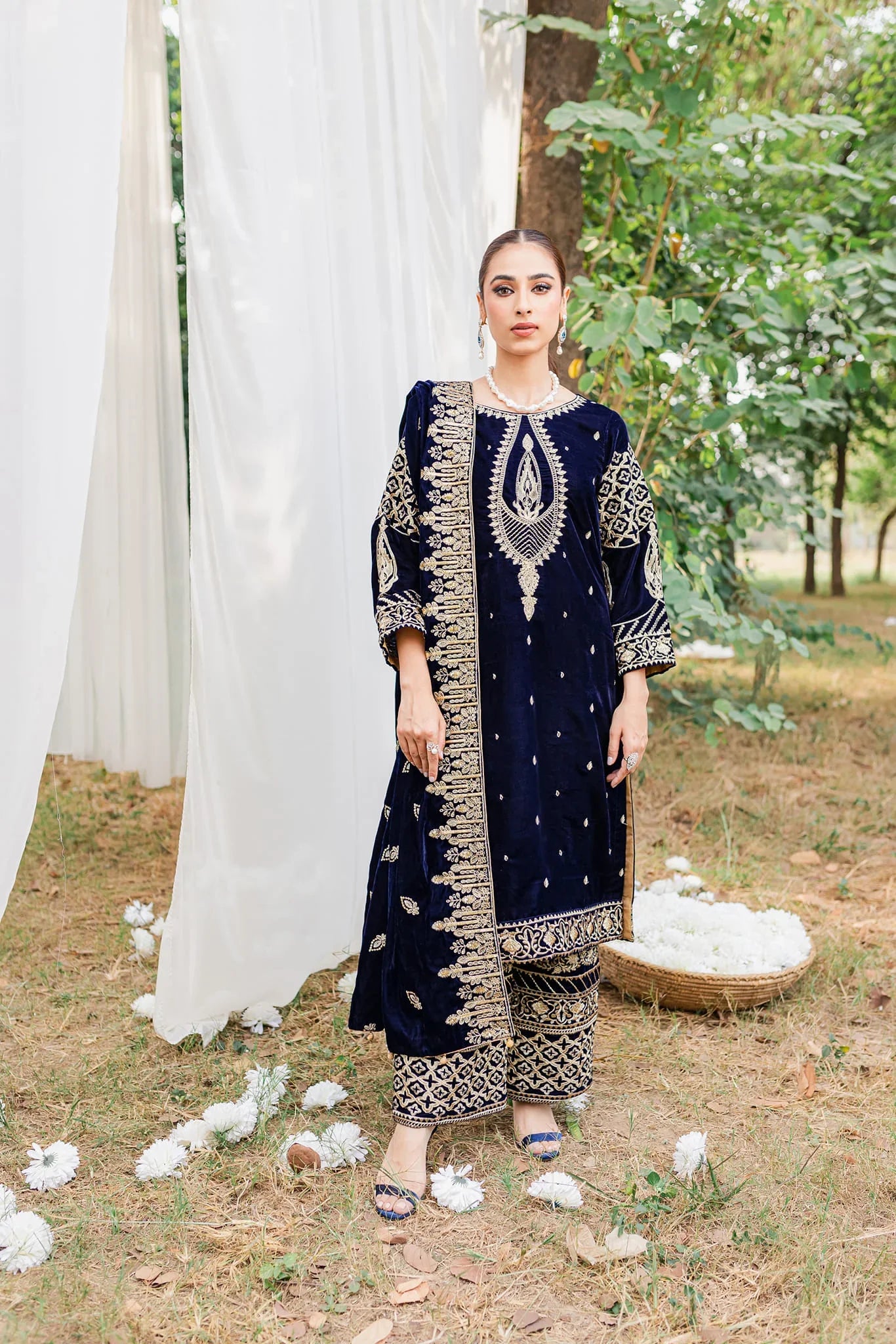 3PCs Velvet Embroidered Dress With Velvet Embroidered Shawl - VL967