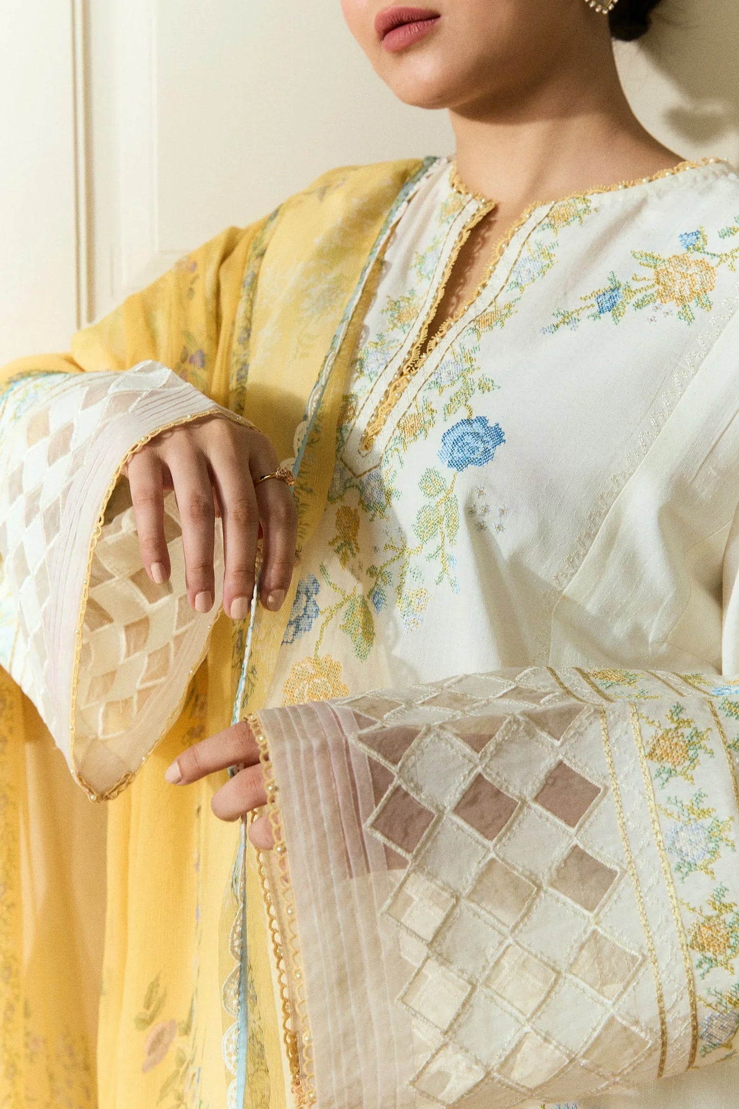 Mushq - 3PC Dhanak ChickenKari Embroidered Suit - VL1129