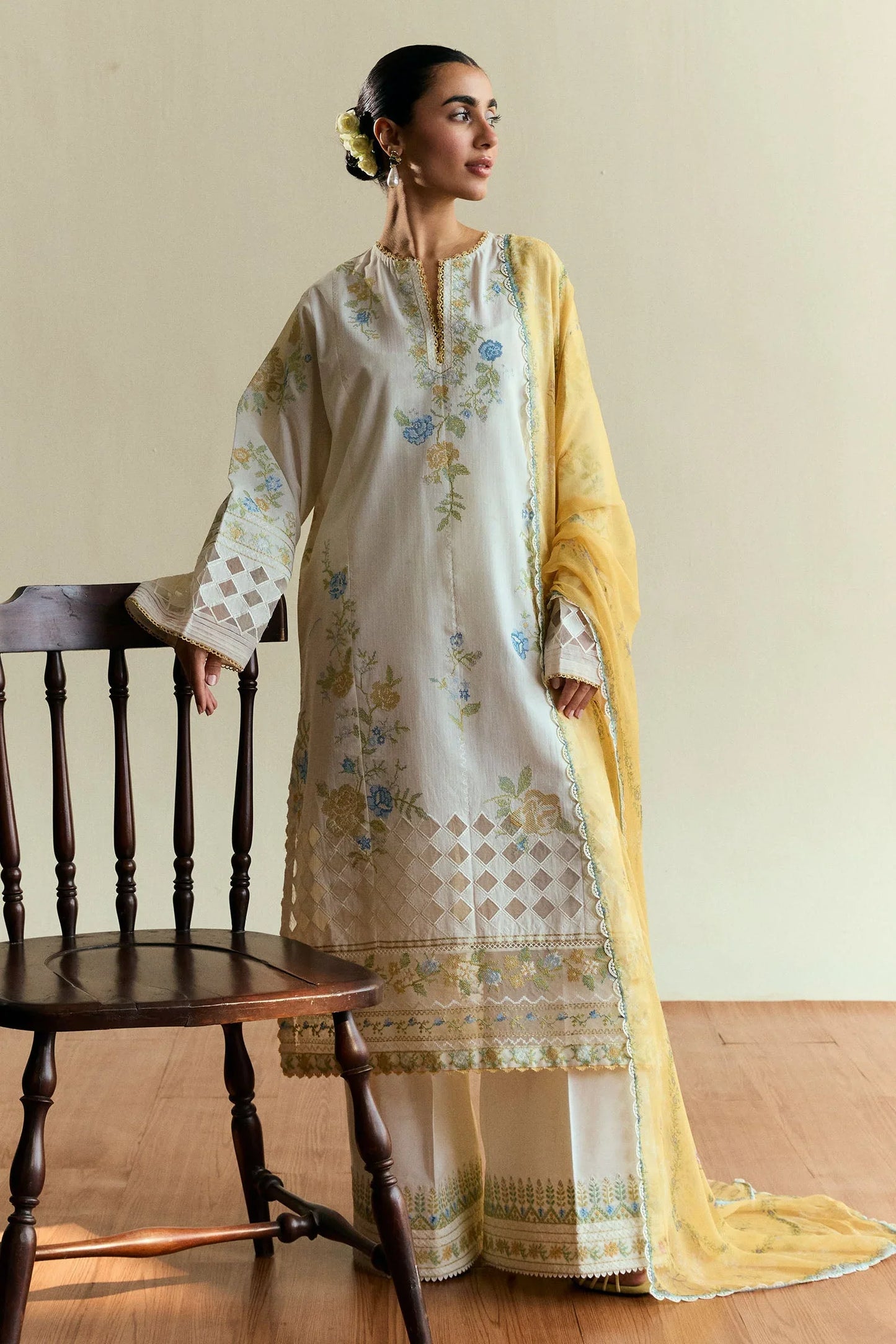 Mushq - 3PC Dhanak ChickenKari Embroidered Suit - VL1129
