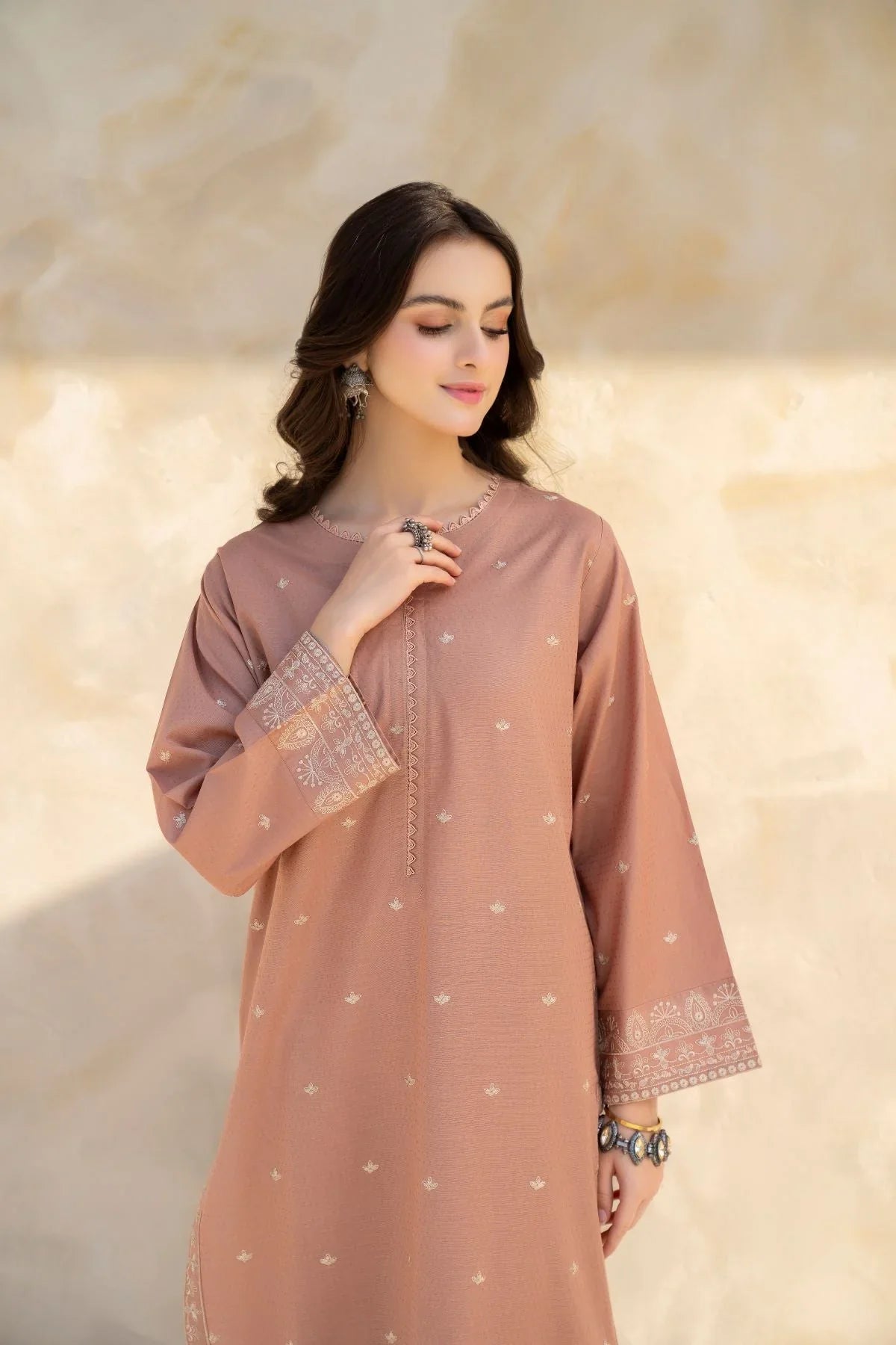 Zara shahjahan 2Pc Embroidered Lawn Suite With Fully Embroidered trouser VL924 )