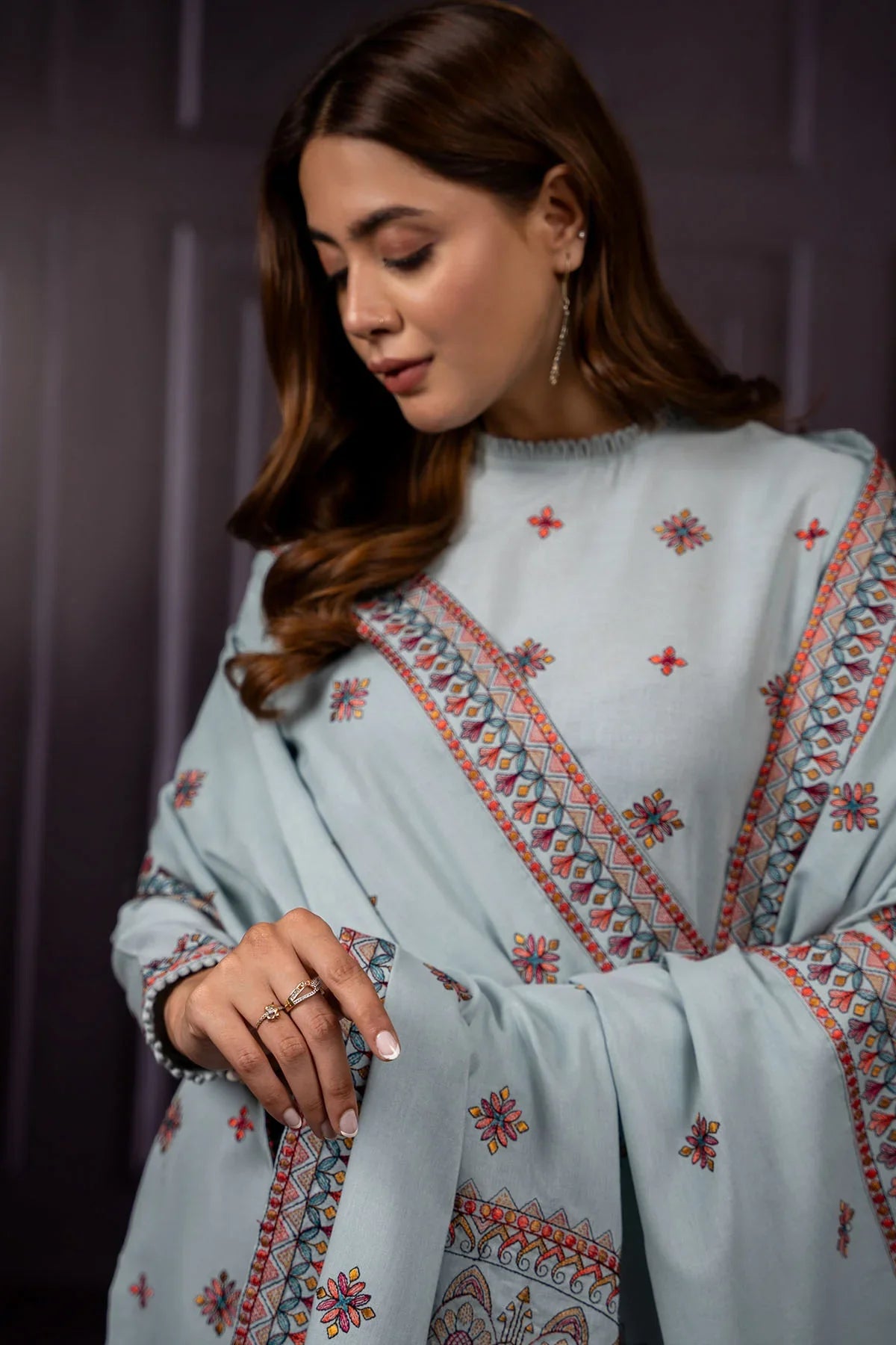 Asim Jofa - Winter 3PC Dhanak Embroidered Suit - VL1165